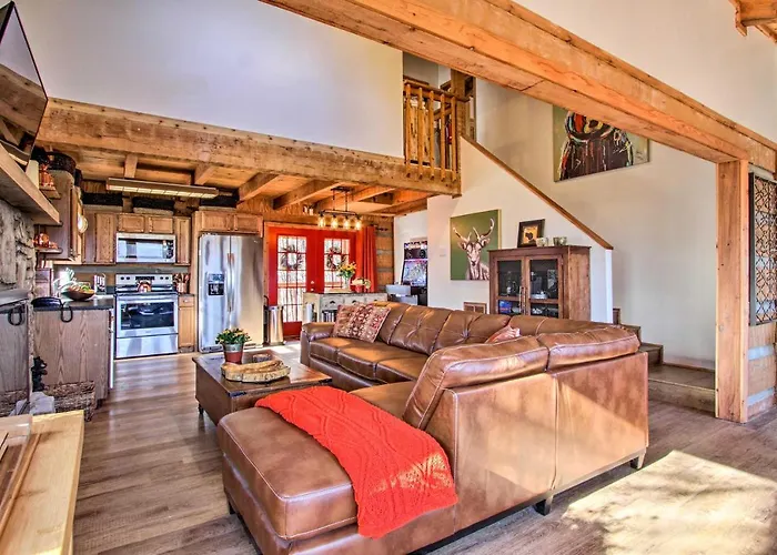 Panoramic-View Gatlinburg Cabin With Private Hot Tub