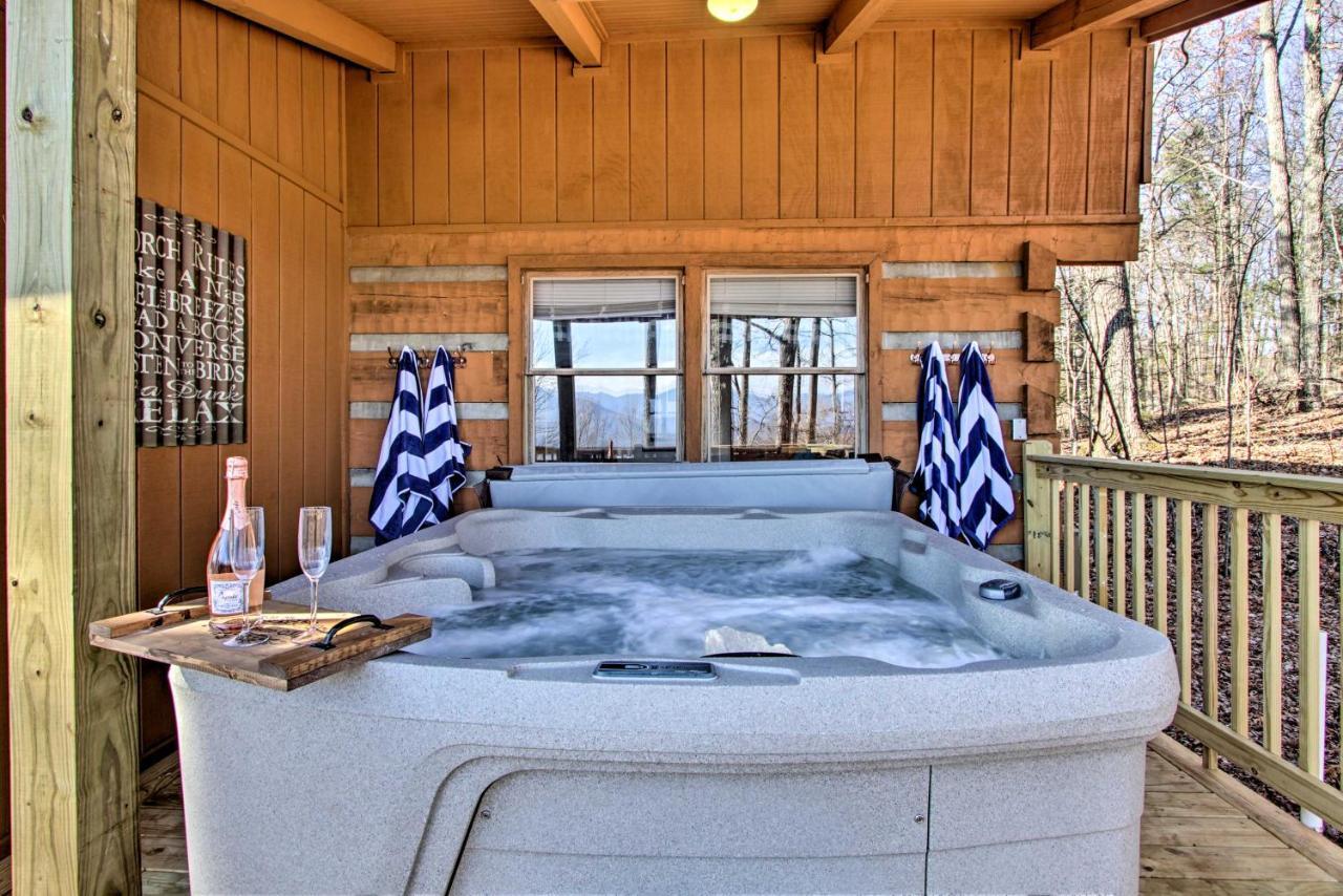 Hébergement de vacances Panoramic-view With Private Hot Tub *